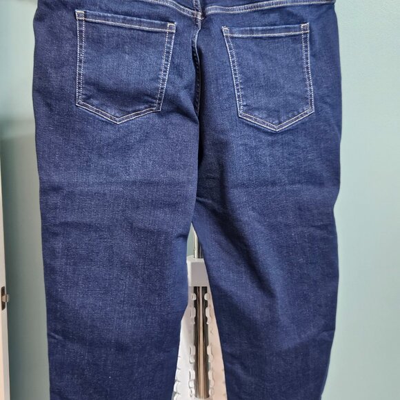 Liz Claiborne Sara Mid Rise Crop Jean - Picture 2 of 5